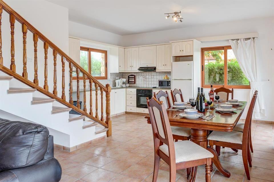 Paphos Argaka Beachfront Villa מראה חיצוני תמונה